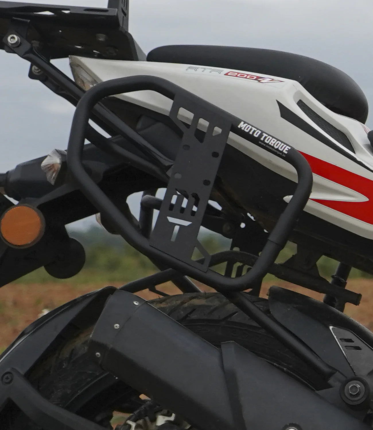 Moto Torque TVS Apache RTR 200 4v - Saddle Stay